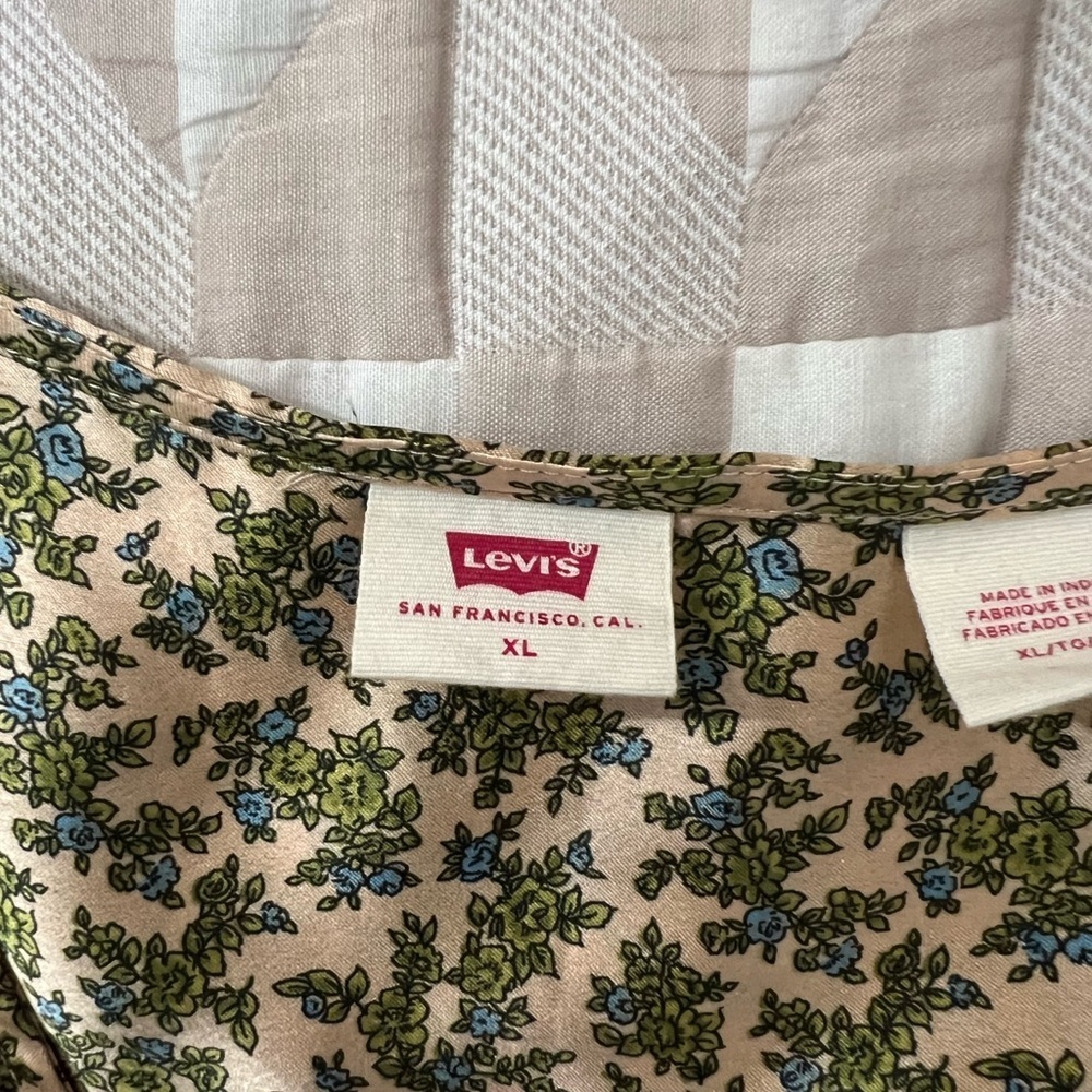 Levi's Floral Blouse - Green and Cream Size XL - Picture 10 of 14
